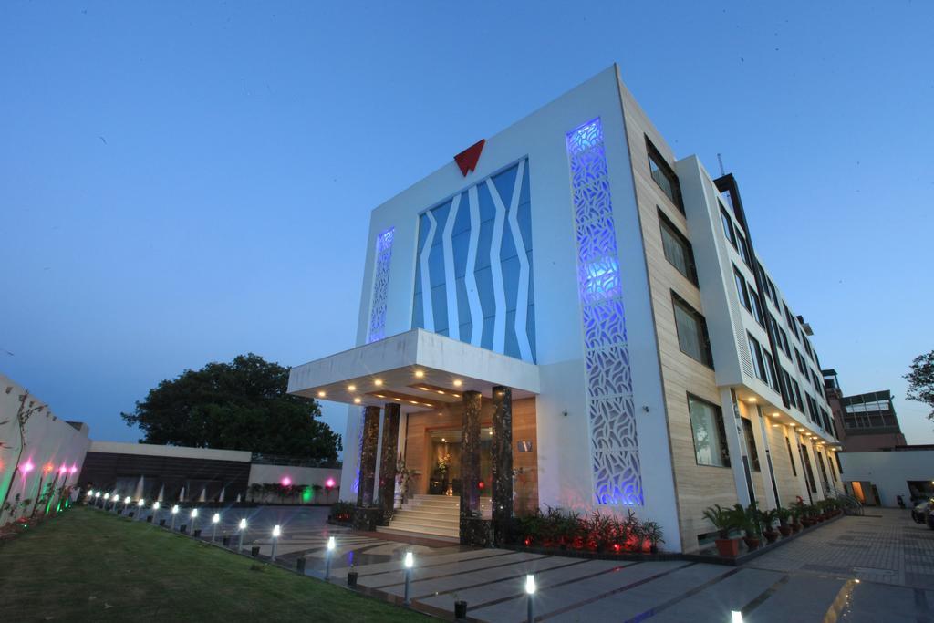 Wingston A Treehouse Hotel Goverdhan Radha Kund Extérieur photo